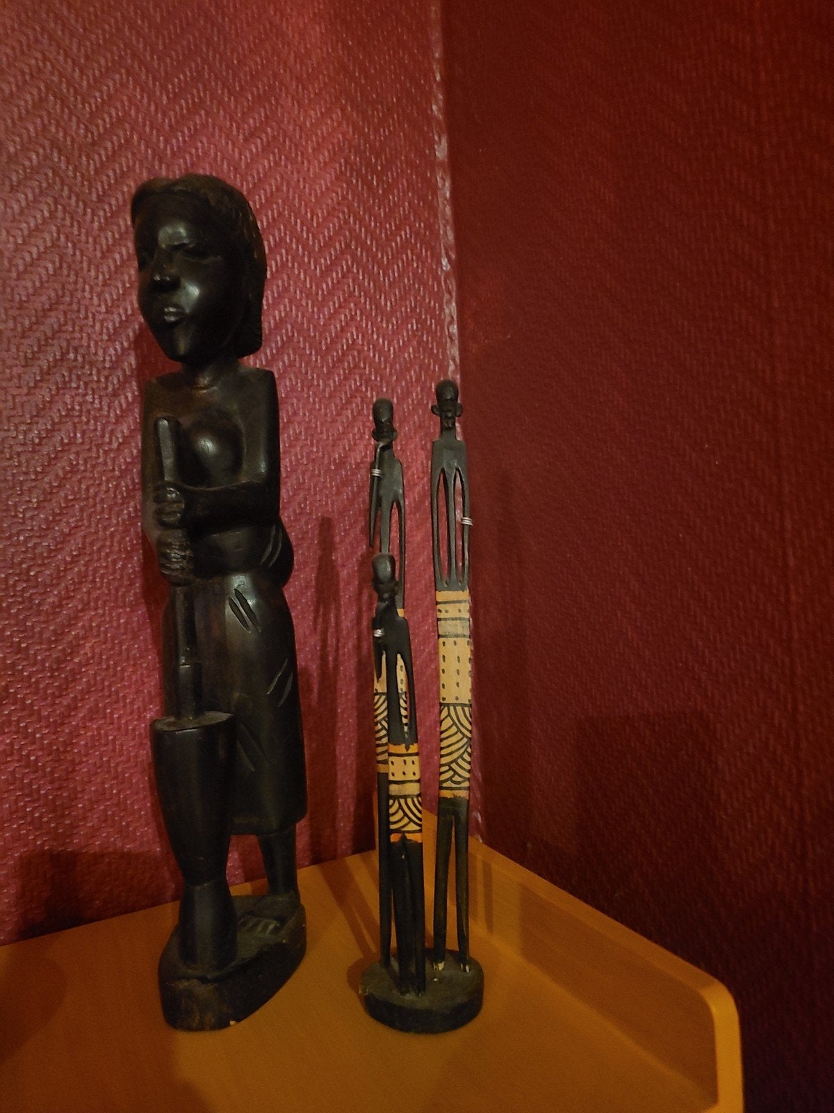 Lot de statuettes en bois sculpté, Collections, Enlèvement, Utilisé