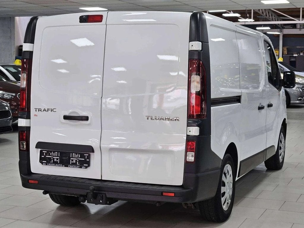 Renault Trafic 2.0 dCi Boîte Auto 3Places Attache CAMERA Cl, Autos, 145 ch, Achat, Euro 6, Entreprise