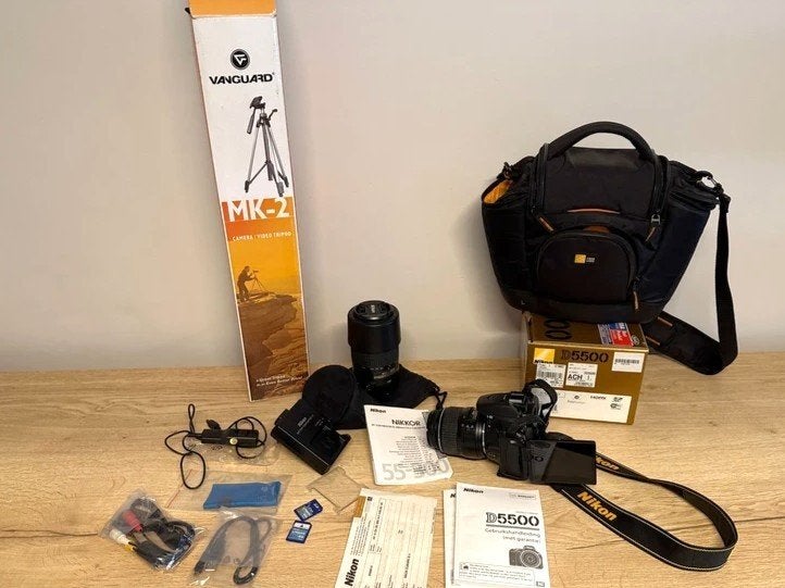 Nikon D5500 + accessoires, Enlèvement ou Envoi, 8 fois ou plus, Nikon, Poignée
