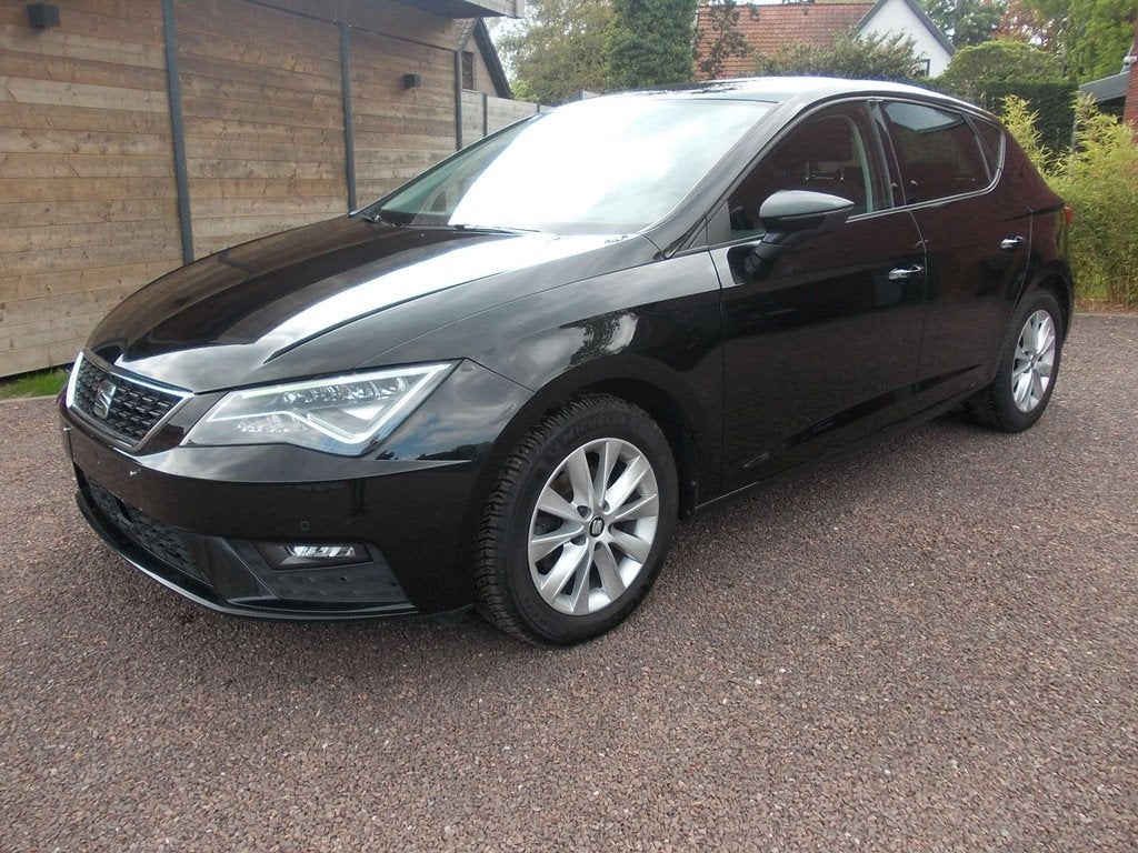 SEAT Leon Leon TSI 116 PK Move! LED-NAVI-APP CONN.-CRUISE .., Auto's, Gebruikt, Zwart, Bedrijf, Lichtsensor