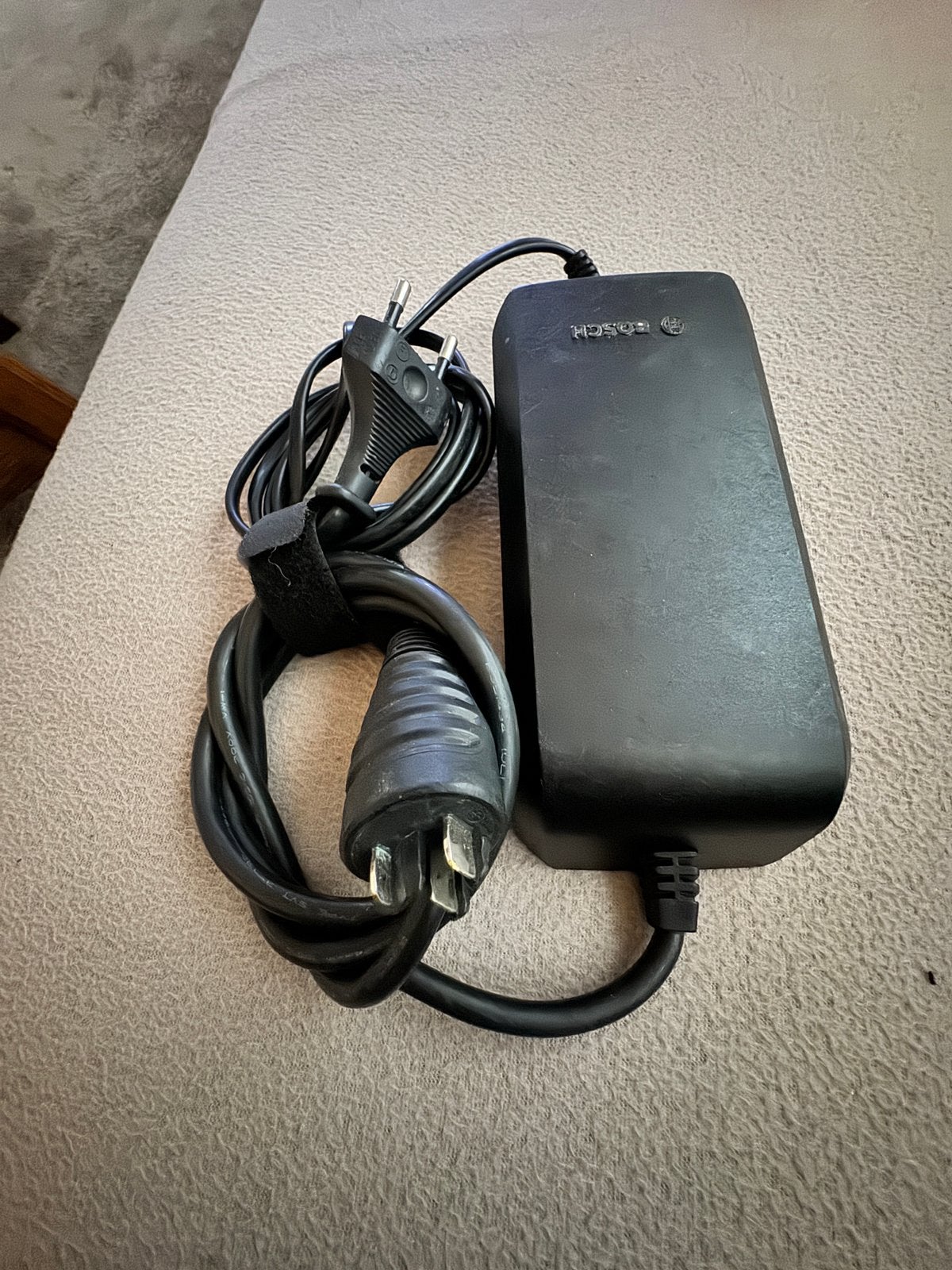 Chargeur de batterie Bosch pour vélo électrique 36-2/100-240, Utilisé