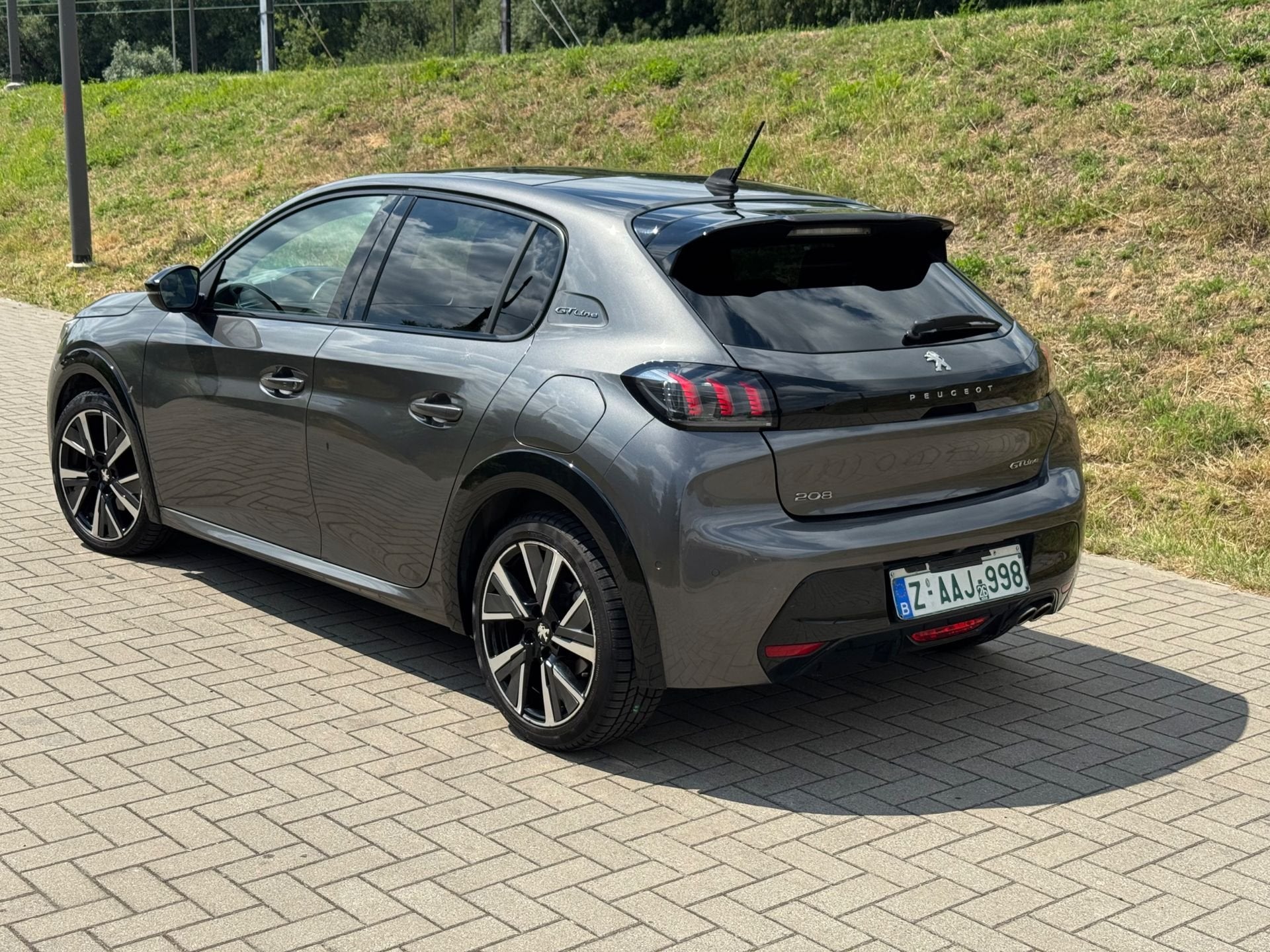 Peugeot 208, 94 kW, Argent ou Gris, Achat, Entreprise