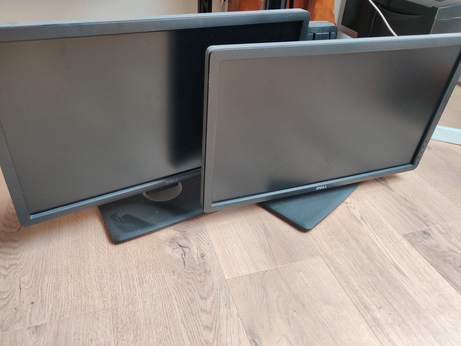 2 dell schermen, Ophalen, Zo goed als nieuw, Minder dan 40 cm, LCD