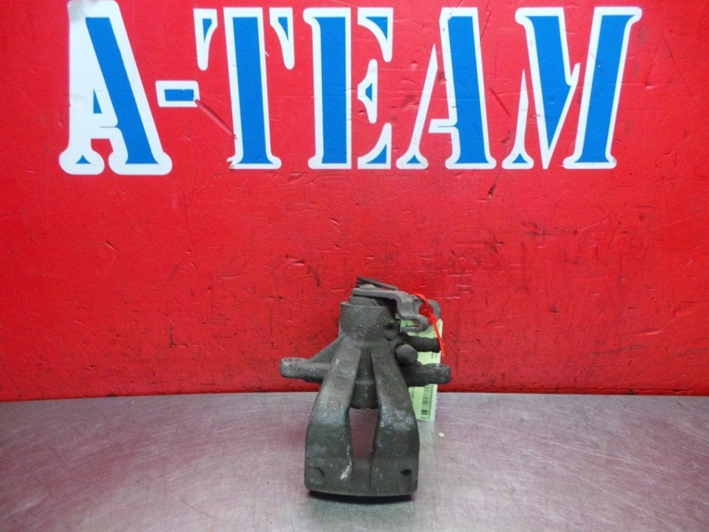 ETRIER DE FREIN ARRIÈRE DROIT Fiat Stilo (192A / B), Robert Bosch AG, Utilisé, Fiat, Robert-Bosch-Allee 1
74232  Abstatt, DE