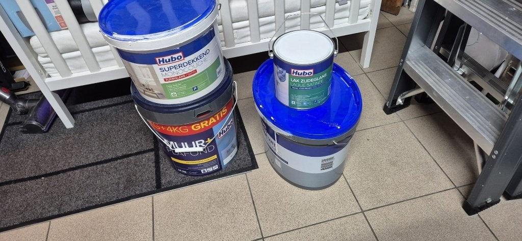 lot verf hubo wit muur en plafond, Bricolage & Construction, 20 litres ou plus, Comme neuf, Enlèvement, Peinture
