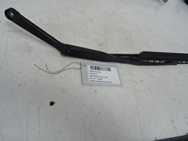 BRAS ESSUIE GLACE AVANT GAUCHE Mercedes-Benz SLK (R170), Mercedes-Benz, Mevr. I. Hauben, Utilisé, Rue de l'Espoir 34 34
4030  GRIVEGNÉE, BE