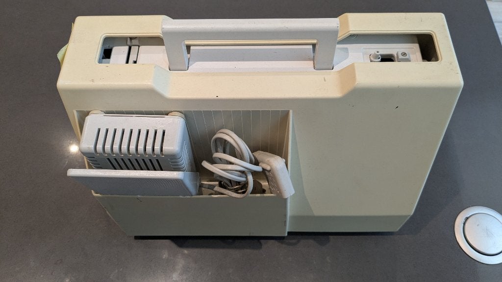 Pfaff Dualmatic 955 (IDT) dans un étui avec batterie, Enlèvement ou Envoi, Machine à coudre, Pfaff