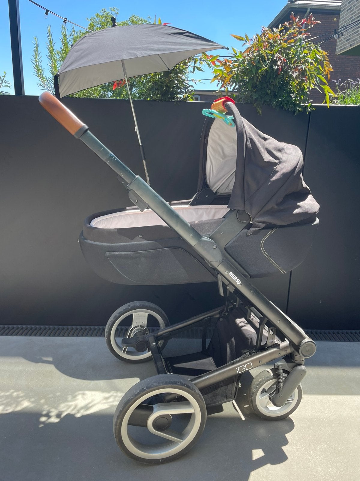 Mutsy Igo Buggy - Wielen en draagmand, Kinderen en Baby's, Kinderwagens en Combinaties, Gebruikt, Verstelbare duwstang, Mutsy