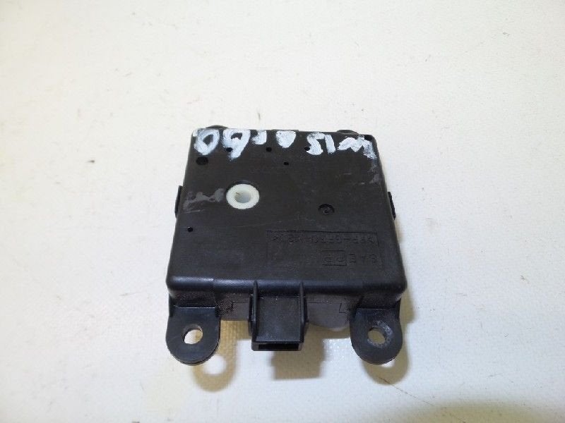 KACHELSTELMOTOR Nissan X-Trail (T30) (|3J11030840|), Gebruikt, Nissan