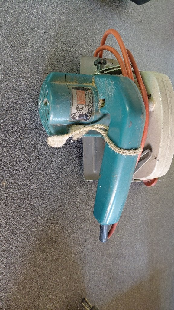 cirkelzaag, Doe-het-zelf en Bouw, Gereedschap | Zaagmachines, Ophalen, Gebruikt, Cirkelzaag, Black & Decker