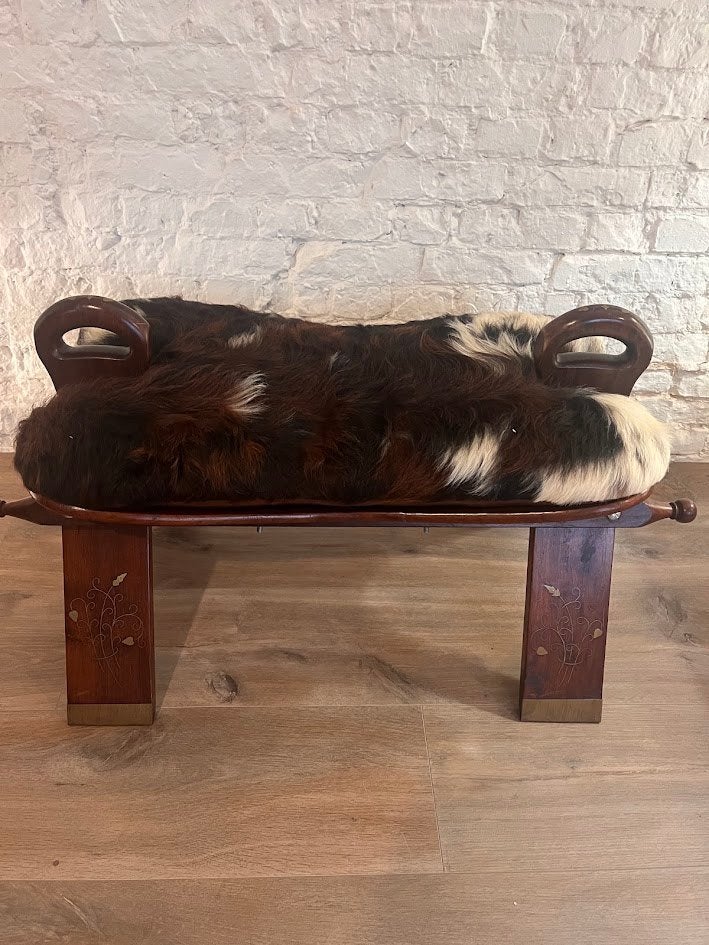 Vintage kamelenkruk – massief hout met inlegwerk, Ophalen, Minder dan 50 cm, Gebruikt, 50 tot 75 cm