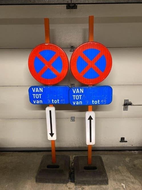 Te huur E3 verkeersborden. Parkeerverbod, Enlèvement, Utilisé, Autres types