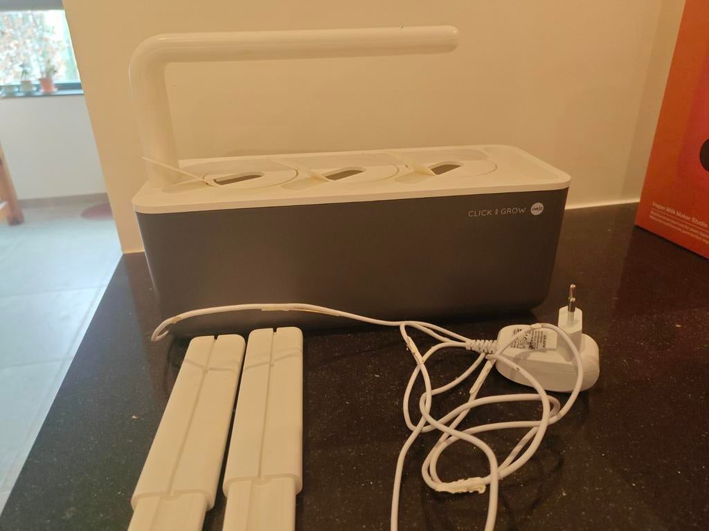 Click & Grow Smart Garden 3 (+ plant pods), Enlèvement ou Envoi, Utilisé