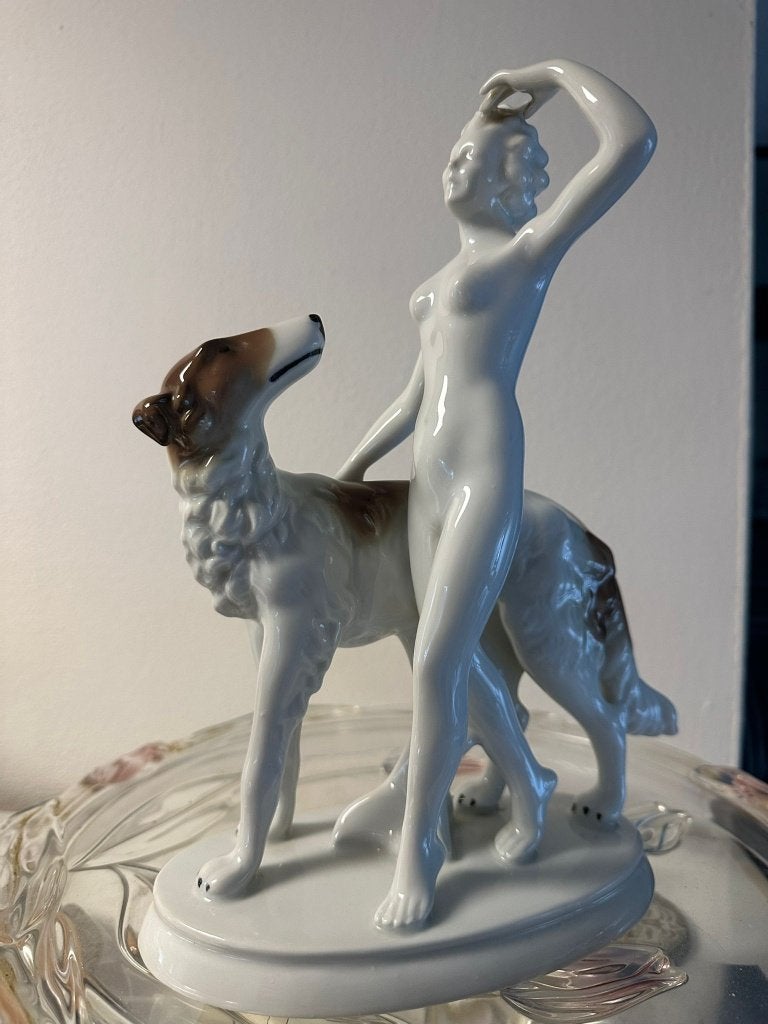 beeld van Art Deco design. dame met een windhond. barzoi, Antiek en Kunst, Ophalen of Verzenden
