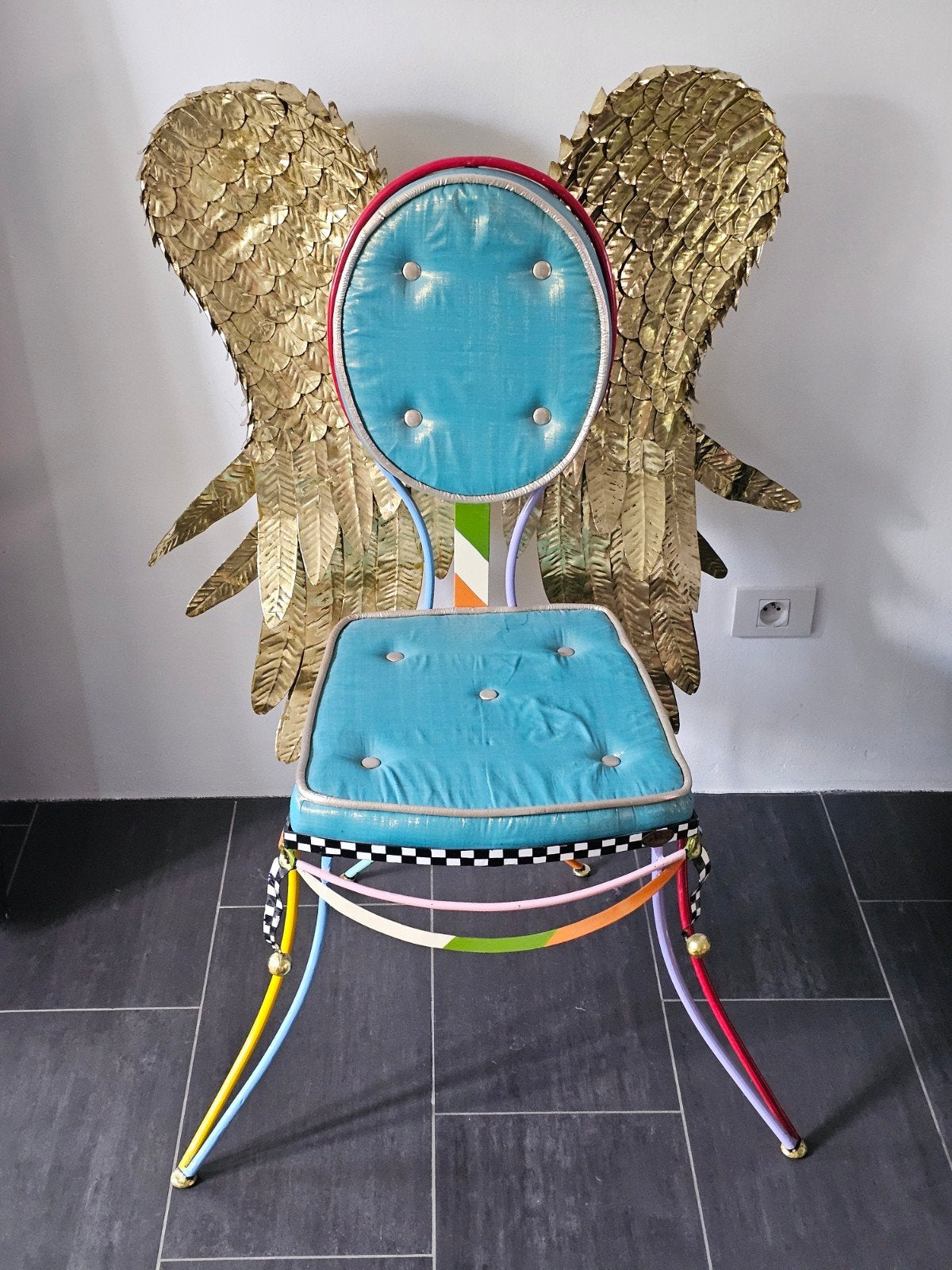 TOMS DRAG "ANGEL CHAIR", Enlèvement
