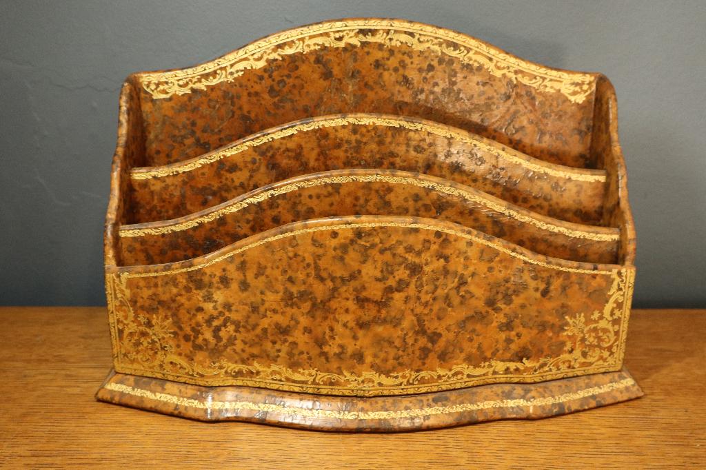 Ancien porte lettres de bureau style Napoléon III décor doré, Enlèvement ou Envoi