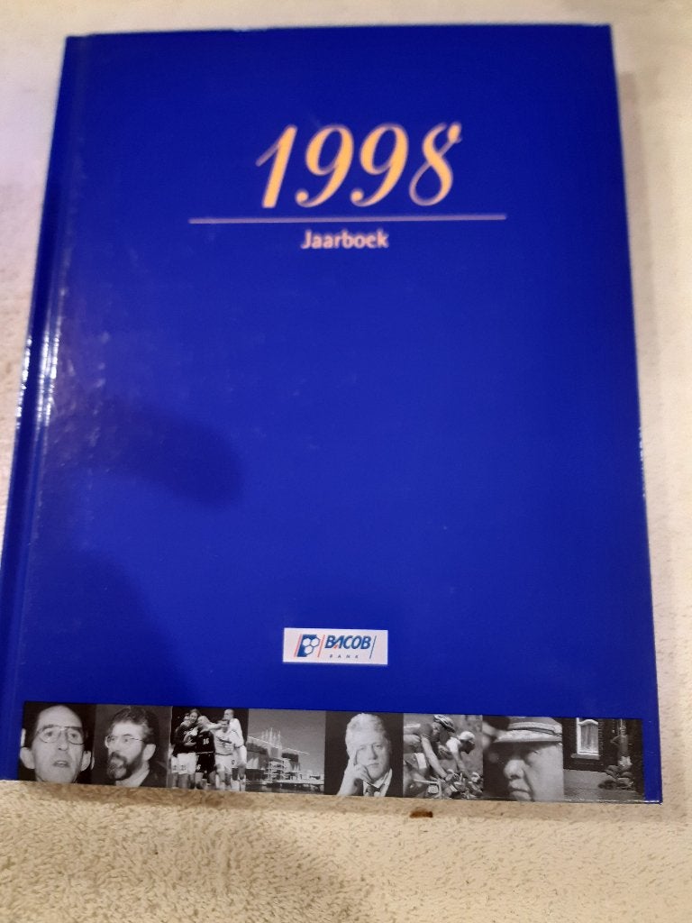 boek '1998' met belangrijkste gebeurtenissen, Boeken, Ophalen of Verzenden, 20e eeuw of later, Zo goed als nieuw