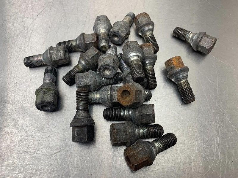 WIELBOUTEN Suzuki SX4 (EY / GY) (|STALENVELGEN|), Auto-onderdelen, Overige Auto-onderdelen, Gebruikt, Suzuki