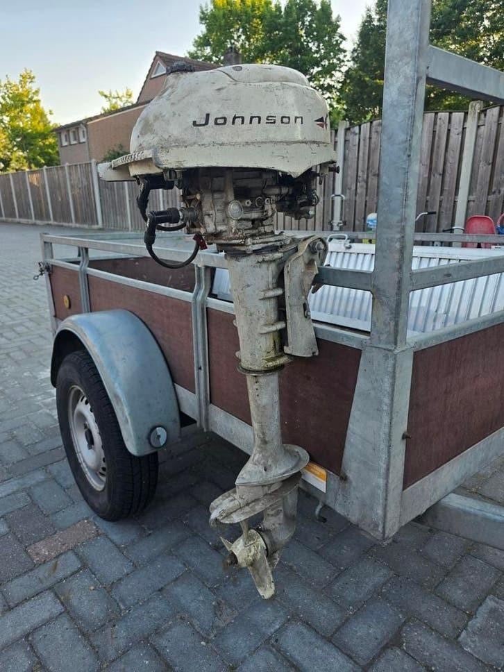 Oude Johnson buitenboord motor  werking onbekend € 100, Ophalen