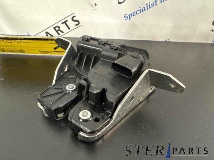 Slotmechaniek Achterklep van een Mercedes B-Klasse, Auto-onderdelen, Carrosserie, Mercedes-Benz, Gebruikt, 3 maanden garantie