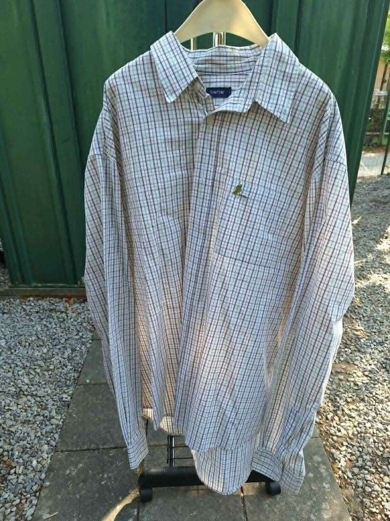 Articles shorts et chemises pour un homme, Enlèvement, Porté
