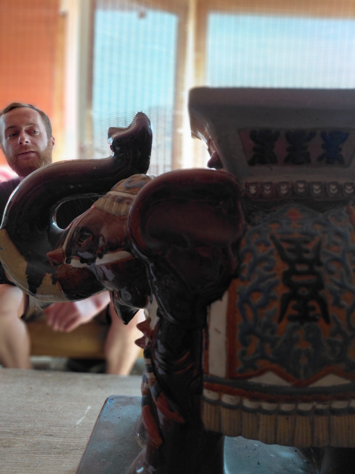 Grote vintage keramische Chinese olifant – plantenstandaard, Ophalen