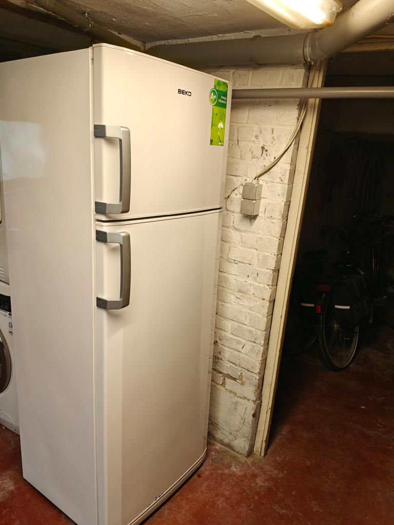 Frigo met diepvries merk  deko, Elektronische apparatuur, Koelkasten en IJskasten, Ophalen, Zo goed als nieuw