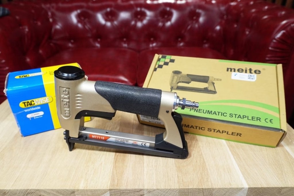 Meite MT7116 pneumatische nietmachine + nietjes, Doe-het-zelf en Bouw, Gereedschap | Handgereedschap, Ophalen of Verzenden, Zo goed als nieuw