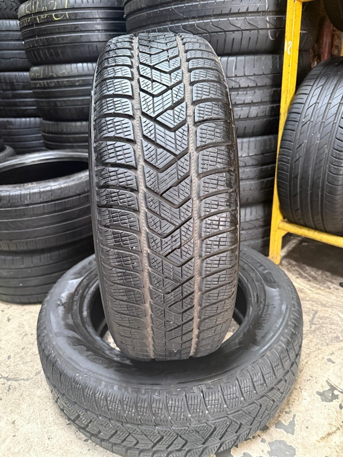 215 65 17 pirelli avec montage et équilibrage, Enlèvement