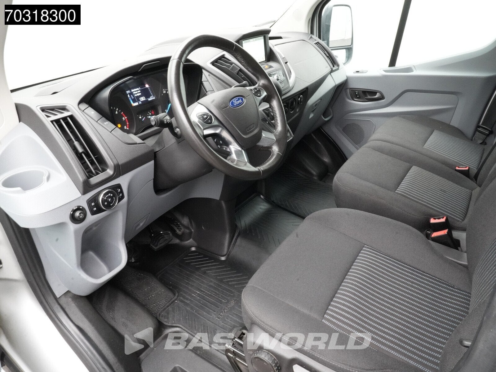 Ford Transit 130pk Automaat L2H2 Trekhaak ACC Navi Airco Cam, Auto's, Bestelwagens en Lichte vracht, Automaat, Stof, Euro 6, 4 cilinders