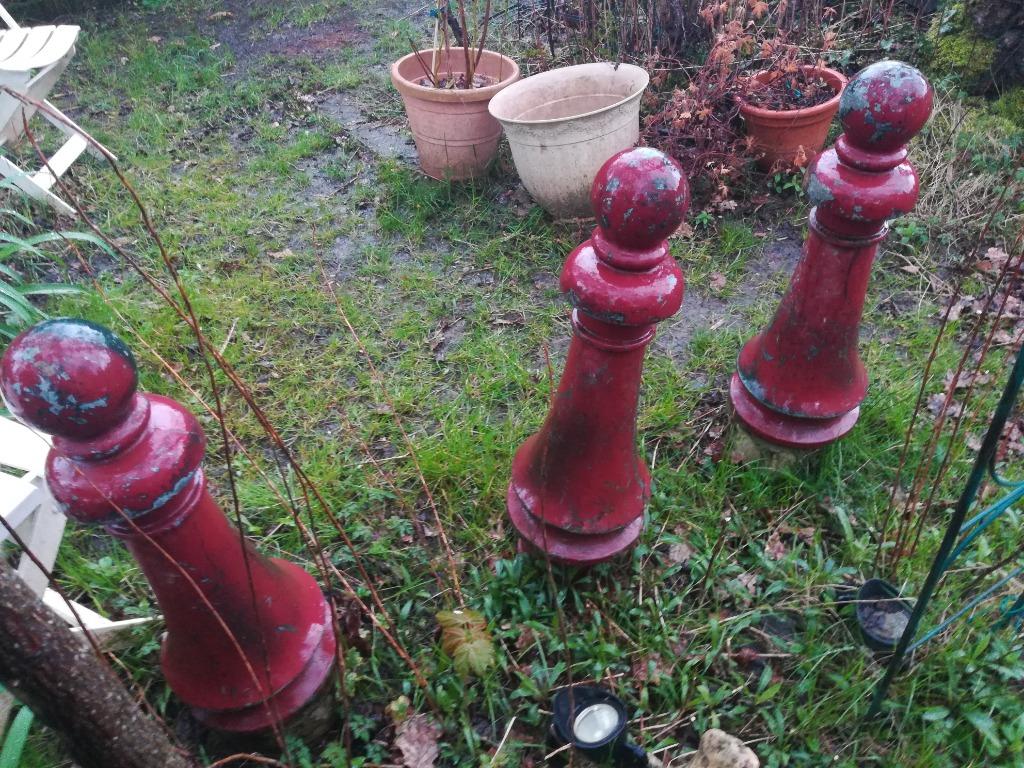 3 potelets anciens en fonte, Enlèvement