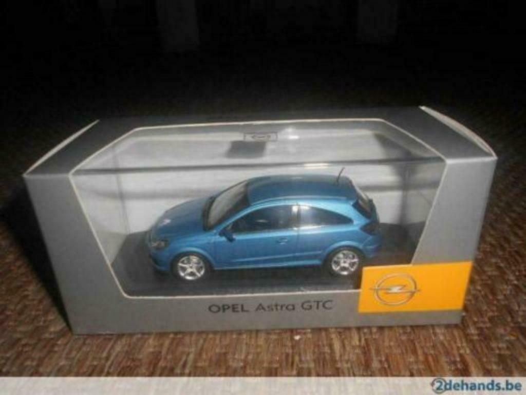 miniatuurauto, Hobby en Vrije tijd, Modelauto's | 1:43, Ophalen of Verzenden, Nieuw, Auto, Overige merken
