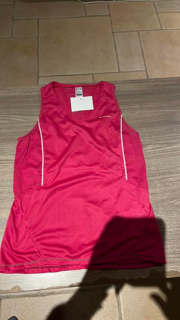 Nieuw sport tshirt maat medium, Ophalen of Verzenden, Zo goed als nieuw