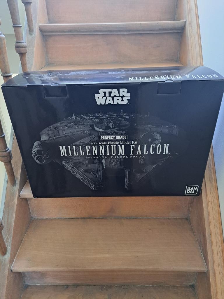 Millennium Falcon Perfect Grade 1/72 Bandai, Ophalen, Nieuw, 1:50 tot 1:144