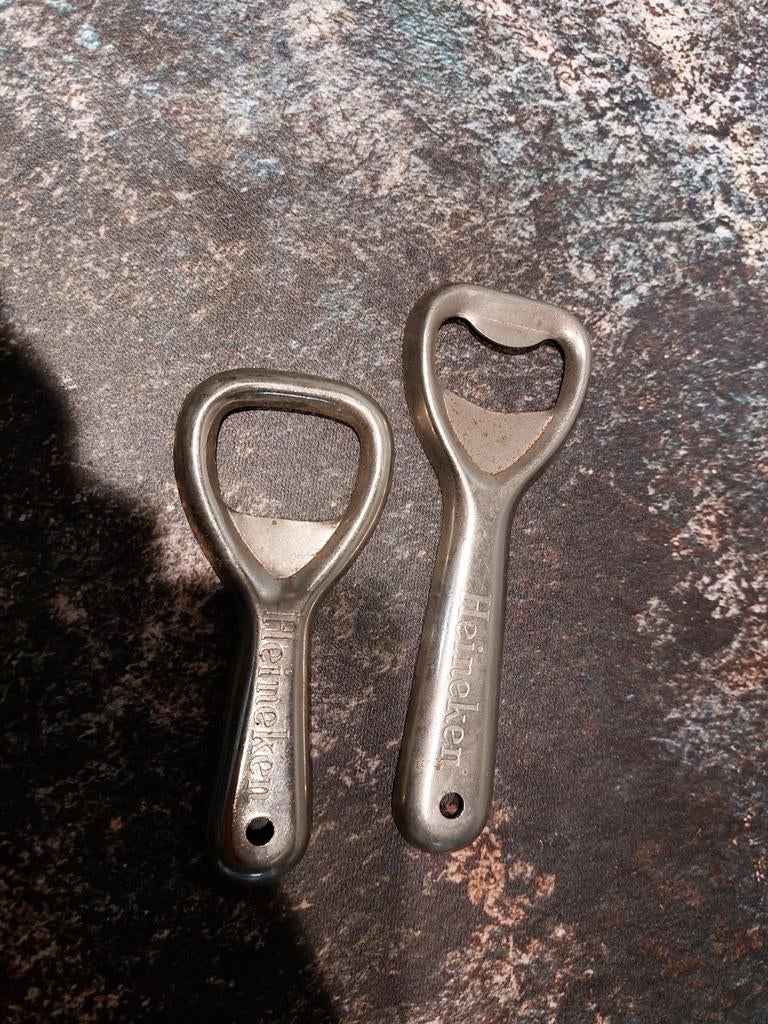 2 verschillende flesopener Heineken, Ophalen of Verzenden, Zo goed als nieuw, Flesopener, Heineken