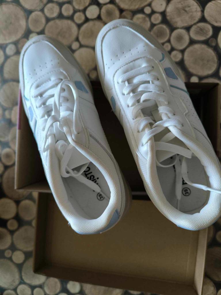 Sportschoenen / Sneakers Maat 39, Kleding | Dames, Schoenen, Wit, Ladyflex, Ophalen of Verzenden, Zo goed als nieuw