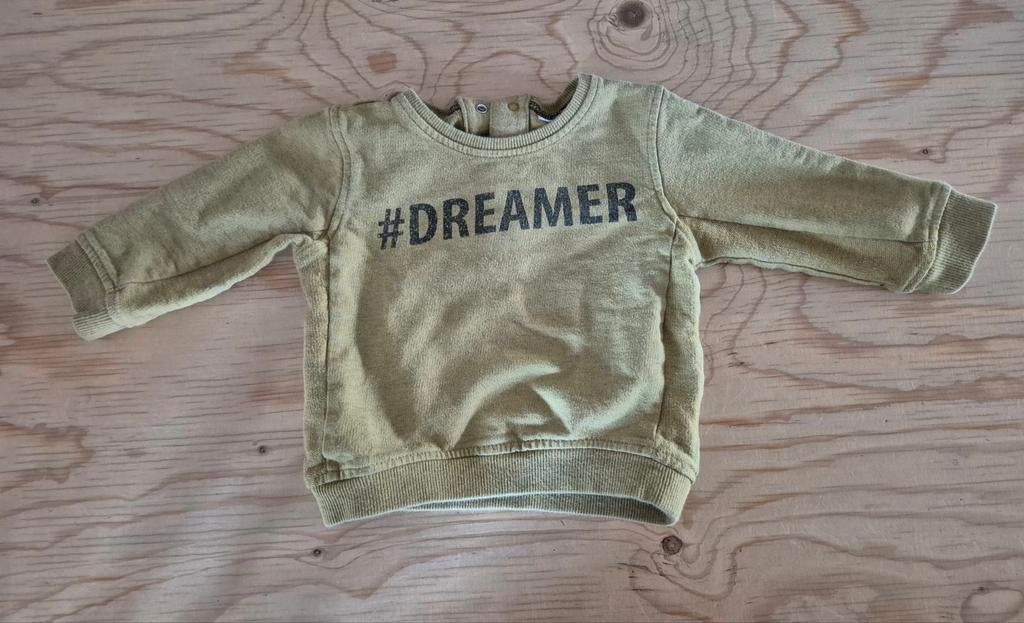 Romper en gratis trui met onopvallend gaatje - Maat 68, Kinderen en Baby's, Babykleding | Maat 68, Gebruikt, Jongetje of Meisje