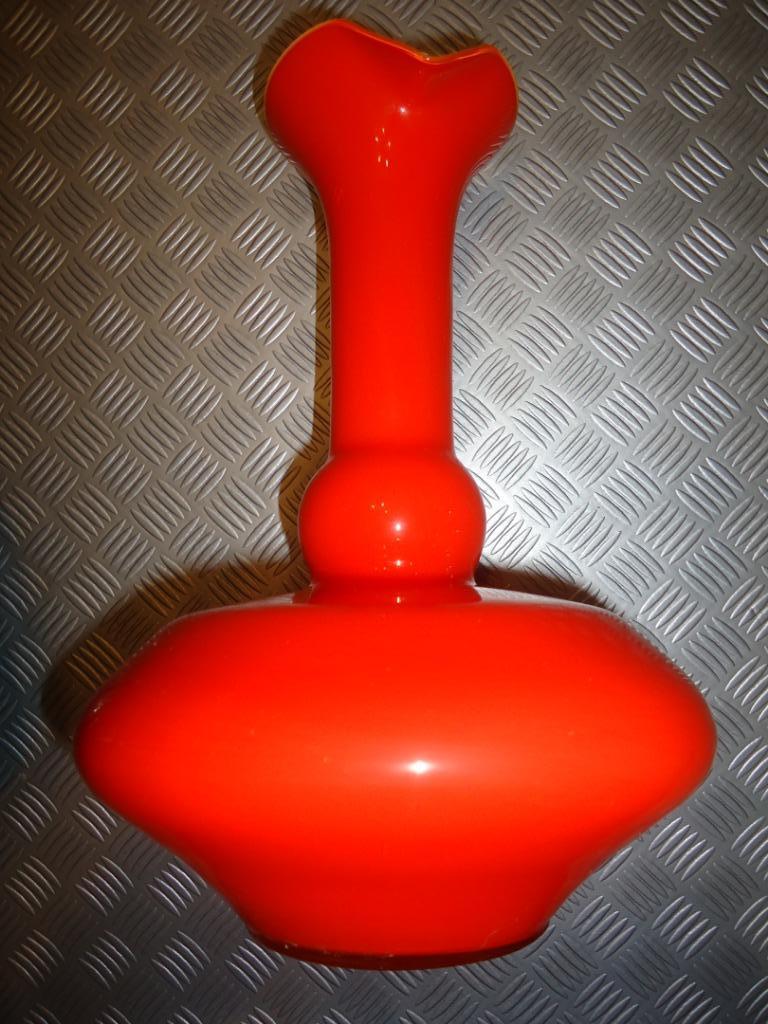 vase orange, Enlèvement