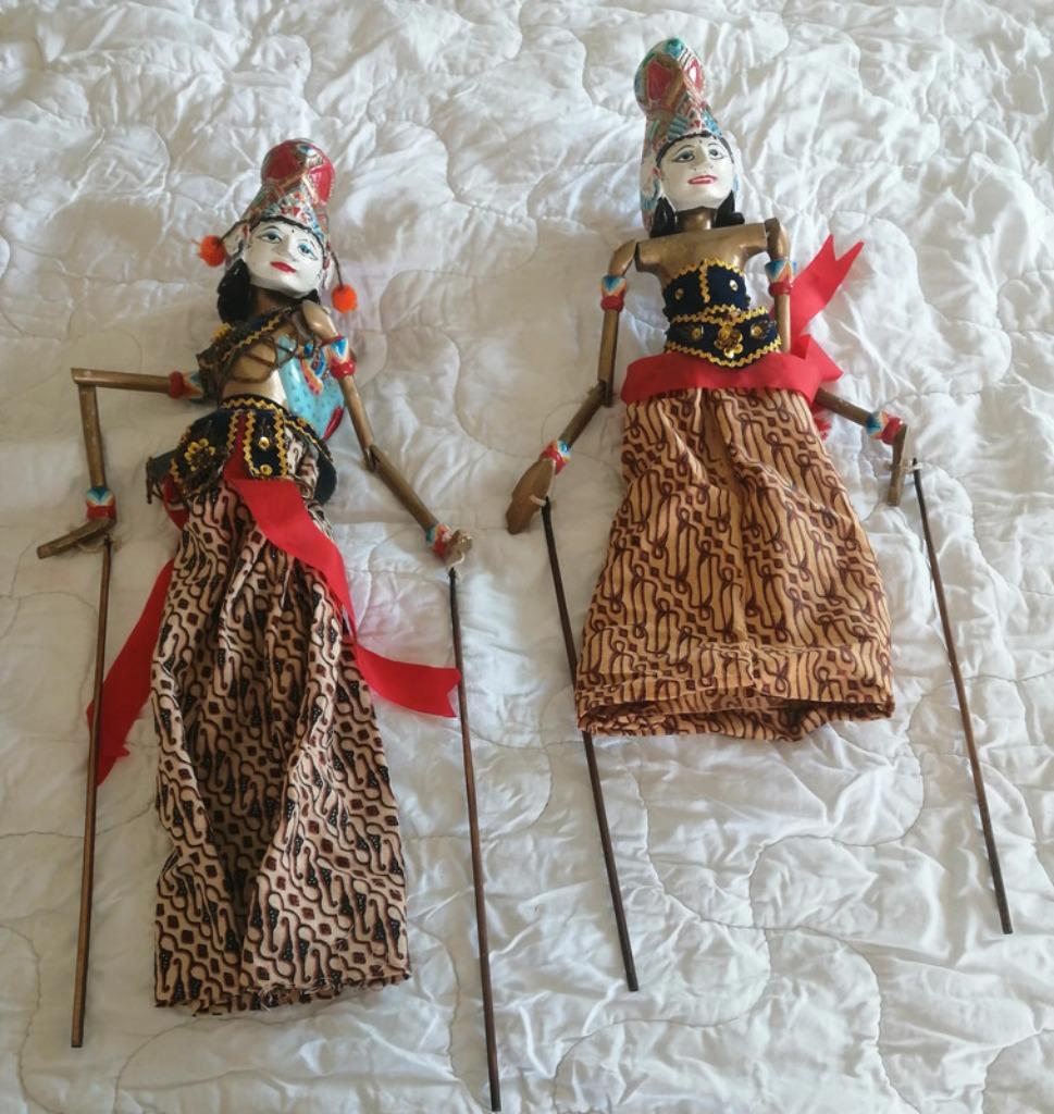 Indonesische poppen  theaterpoppen vintage 2 stuks, Enlèvement ou Envoi