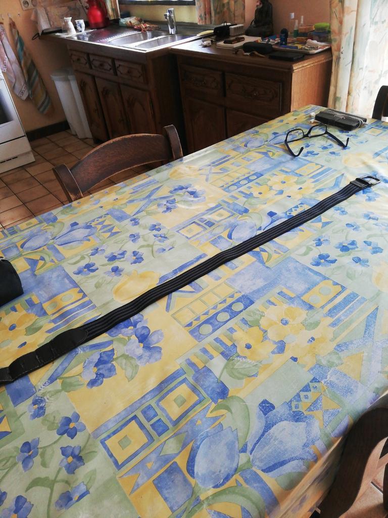 Ceinture homme noire et grise. 95cm L. 3cm large., Enlèvement ou Envoi, Comme neuf, Ceinture