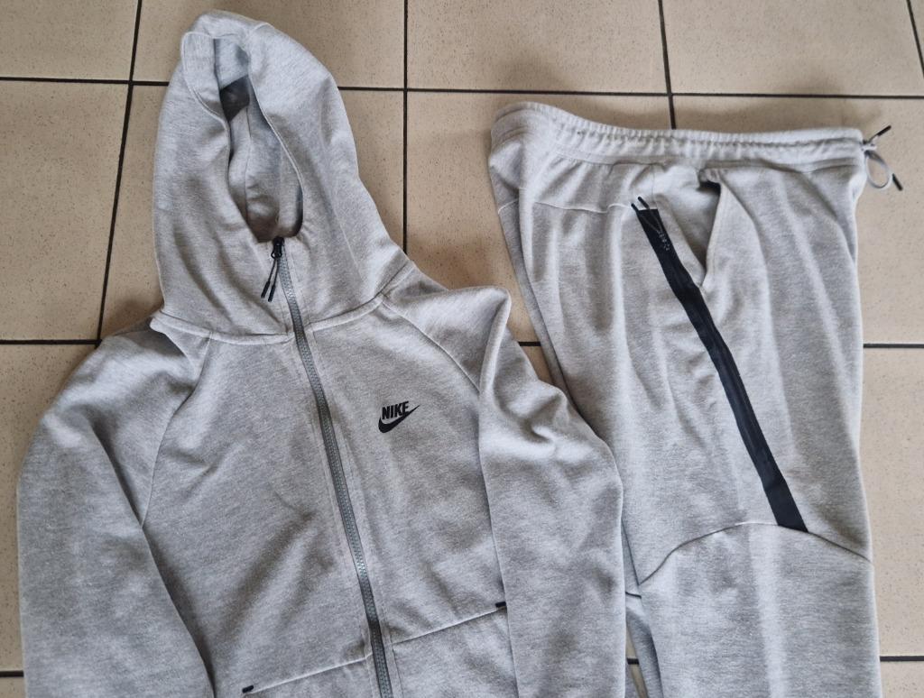 NIKE👍Trainingpak👍 Nieuw en compleet👍m: L 👍, Ophalen, Maat 52/54 (L), Fitness, Nike