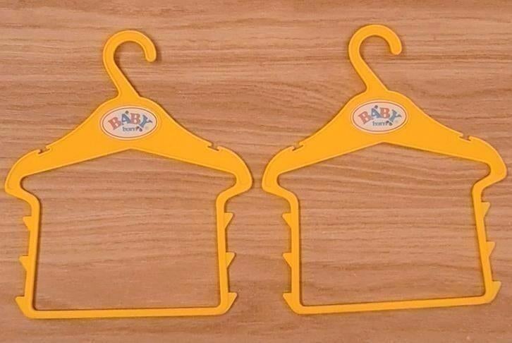 2 kleerhangertjes "Baby Born", Ophalen of Verzenden, Babypop