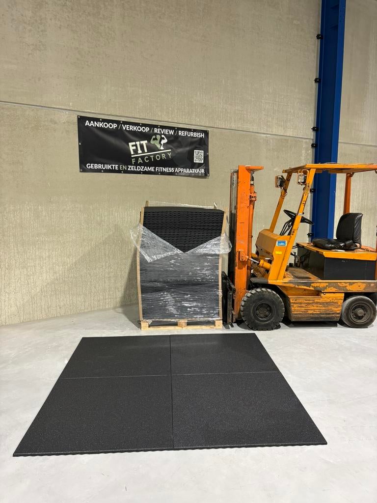 Splinternieuwe rubber tegels 100x100x2, Sport en Fitness, Ophalen, Zo goed als nieuw