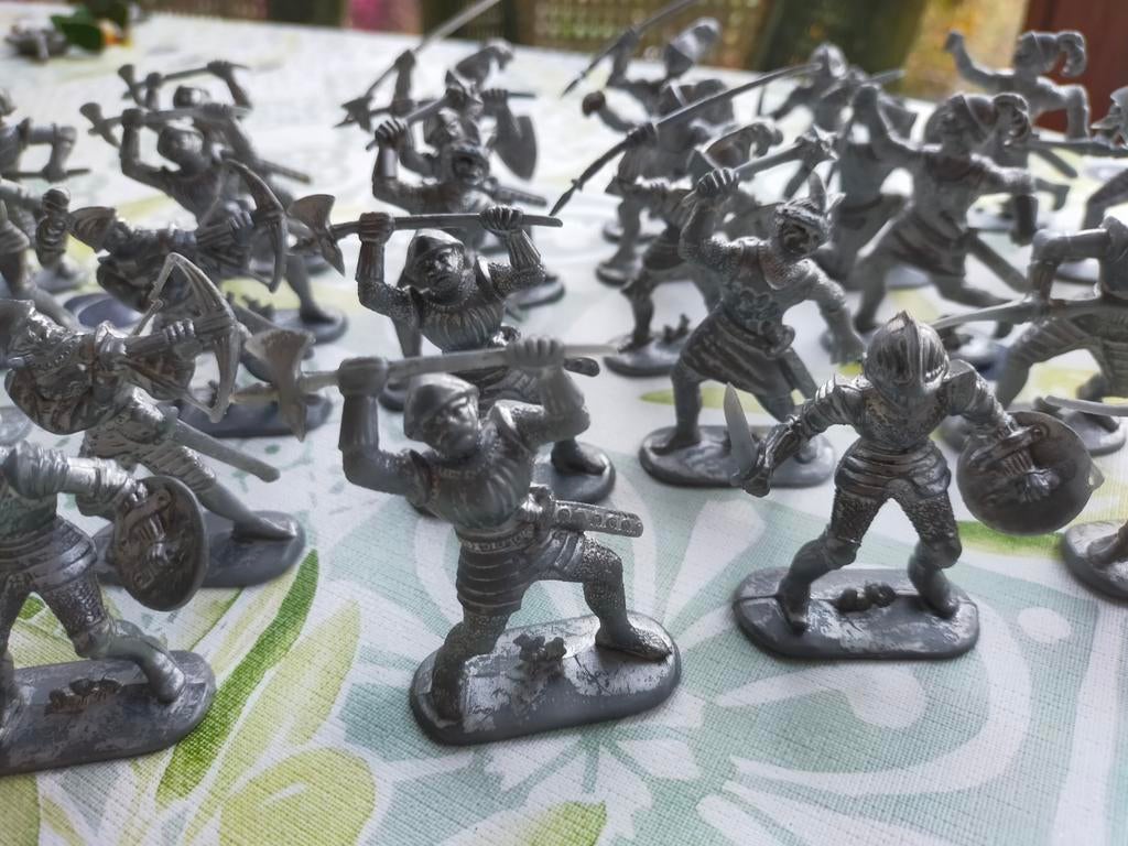 Soldaten 37 stuks+ vier behorende paarden.W.Germany, Verzamelen, Ophalen, Zo goed als nieuw