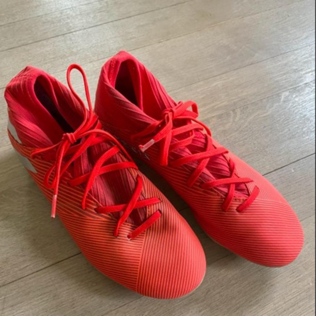 Chaussures de football Adidas NEMEZIZ - taille 40 2/3, Sports & Fitness, Enlèvement ou Envoi, Comme neuf, Chaussures
