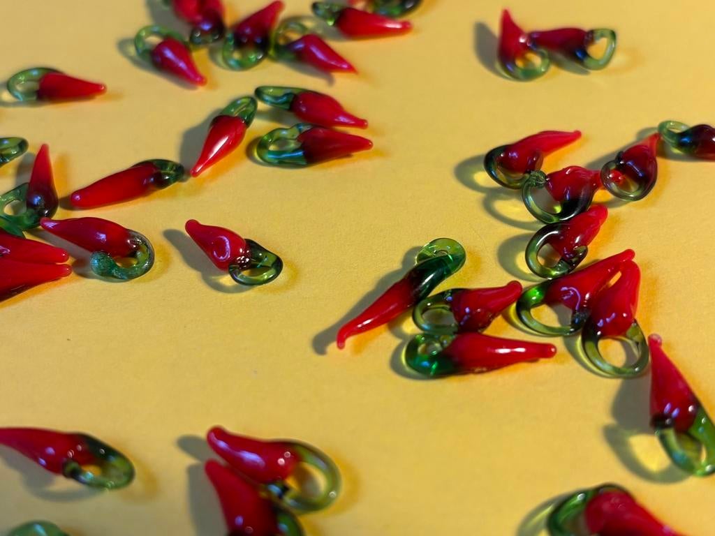Glazen chilipepers 1cm, Hobby en Vrije tijd, Ophalen of Verzenden, Nieuw