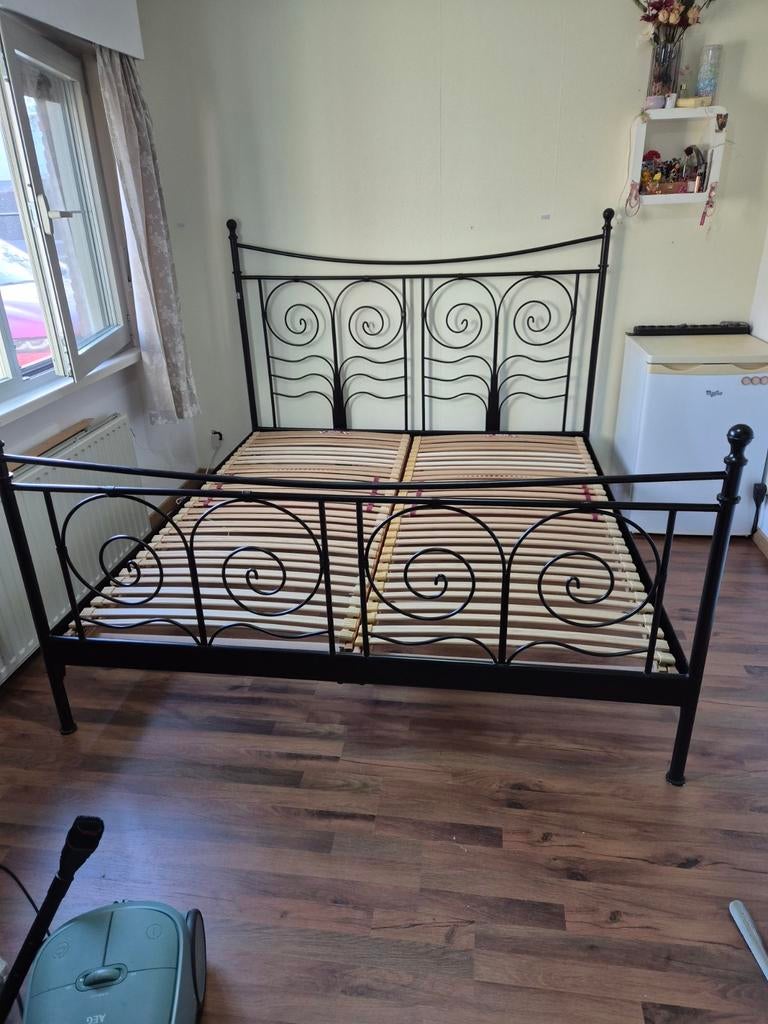 Bedframe met lattenbodem, Ophalen