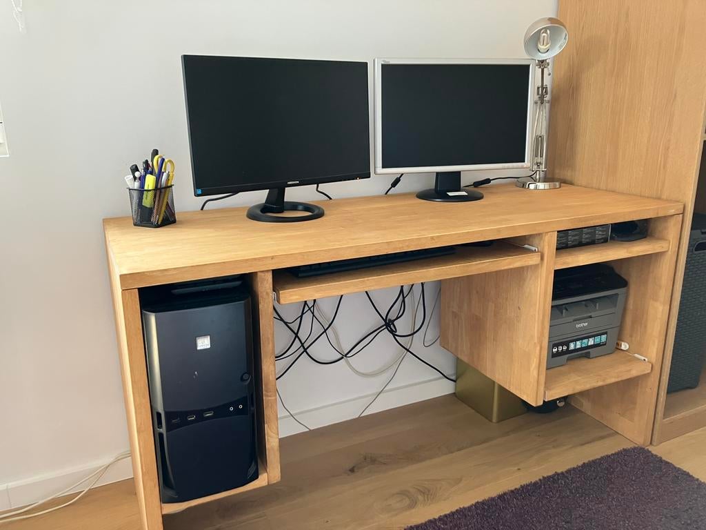 Houten bureau (rubberwood) met uitschuifbare accessoires, Huis en Inrichting, Ophalen, Gebruikt