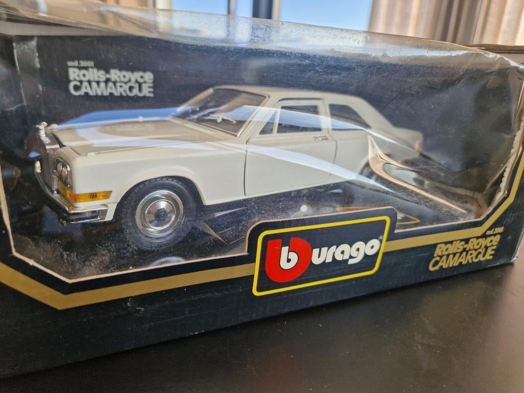 1:22 Rolls Royce Camargue cod. 3001, Die cast metal model, Enlèvement ou Envoi, Comme neuf, Voiture, Burago