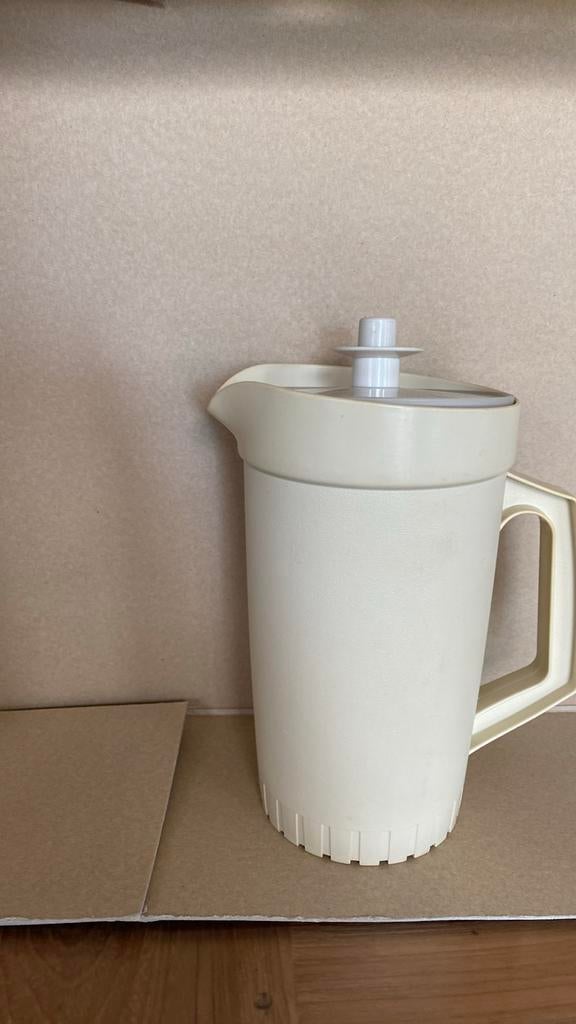 Vintage melkkan1250ml voor sap/melk afsl deksel. Tupperware, Huis en Inrichting, Ophalen, Gebruikt